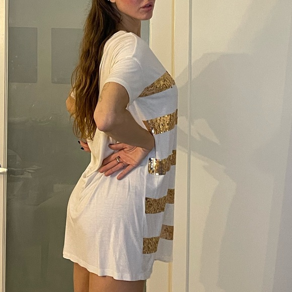 Taylor Swift Gold Sequined Tunic - Picture 2 of 6